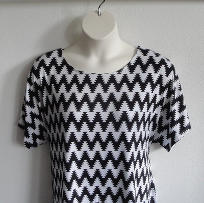 Black/White Aztec Chevron Cotton Adaptive Shirt - Tracie