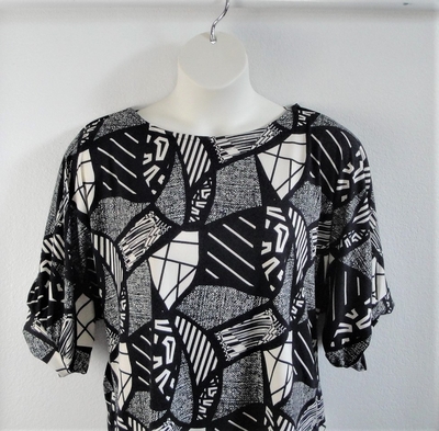 Black Geometric Brushed Polyester Post Surgery Shirt - Libby