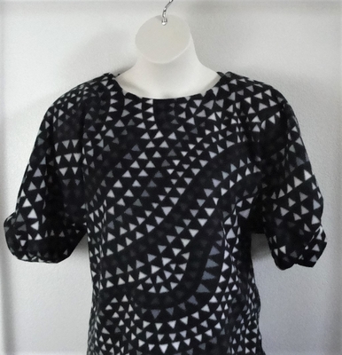 Black/Gray Triangles Fleece Post Surgery Shirt - Libby