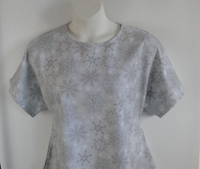 Image Tracie FLANNEL Shirt - Gray Snowflake